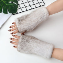 Load image into Gallery viewer, Comfortable winter gloves
