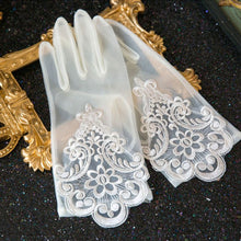 Load image into Gallery viewer, Sunscreen lace gloves

