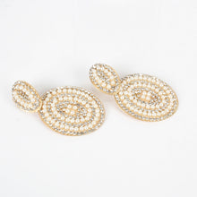 Load image into Gallery viewer, Circle earrings
