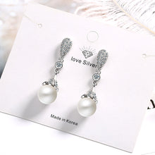 Load image into Gallery viewer, Long pearl earrings
