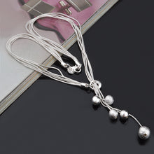 Load image into Gallery viewer, Europe and the necklace
