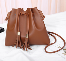 Load image into Gallery viewer, Tassel bucket coin purse
