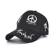 Load image into Gallery viewer, Black And White Color Matching Graffiti Baseball Cap
