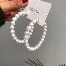 Load image into Gallery viewer, About temperament highlight pearl ear hoop earrings

