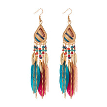 Load image into Gallery viewer, Feather earrings and pearl earrings
