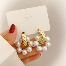 Load image into Gallery viewer, C-shaped Pearl Earrings, A Pair Of Earrings
