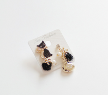 Load image into Gallery viewer, Korea Dongdaemun spot sweet cute perfume bottleflowers asymmetric earrings earrings imported earrings
