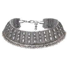 Load image into Gallery viewer, Short chain necklace pearl necklace Necklace bell female models
