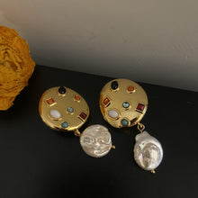 Load image into Gallery viewer, Retro Irregular Earrings Ear Clips With Diamonds Exaggerated Pearl Pendant Earrings
