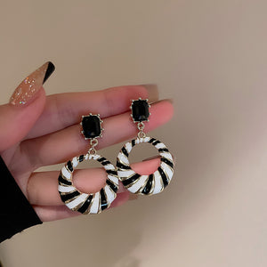 Korean Retro Triangle Earrings Personalized Earrings