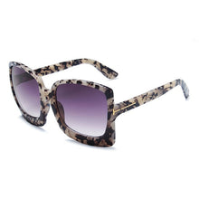 Load image into Gallery viewer, Higodoy Fashion Oversized Women Sunglasses Brand Designer Plastic Female Big Frame Gradient Sun Glasses UV400 gafas de sol mujer
