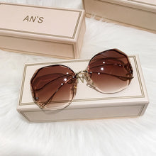 Load image into Gallery viewer, MS 2020 New Women Sunglasses Rimless UV400 Brand Designer High Quality Gradient Sun Glasses Female oculos With Box
