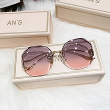 Load image into Gallery viewer, MS 2020 New Women Sunglasses Rimless UV400 Brand Designer High Quality Gradient Sun Glasses Female oculos With Box
