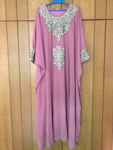Load image into Gallery viewer, New style African women&#39;s Dashiki Fashion Chiffon material With inner super loose long dress one size bust 220cm length 150cm
