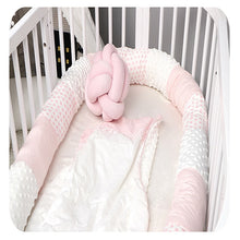 Load image into Gallery viewer, Baby Bed Bumper Simple and Stylish Grow Healthy Room Decoration Protect the Baby Grow Healthy Collision Avoidance Bed Bumper Set
