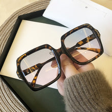 Load image into Gallery viewer, High Quality Brand Design Women Sunglasses Luxury Glasses Lady Square Sunglass Woman 2021 Gradient Pink Blue Lens Men Eyeglasses
