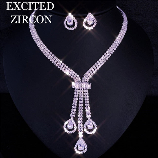 Women's Exquisite Jewelry Se. Jewelry Zircon Rhinestone Stud Earrings and Necklace Gift